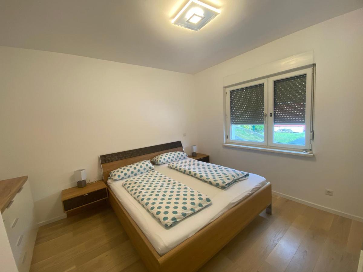 Apartment Mit Parkblick Gratkorn Bagian luar foto
