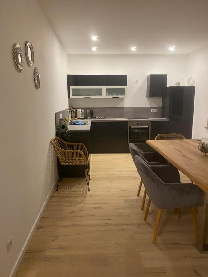 Apartment Mit Parkblick Gratkorn Bagian luar foto