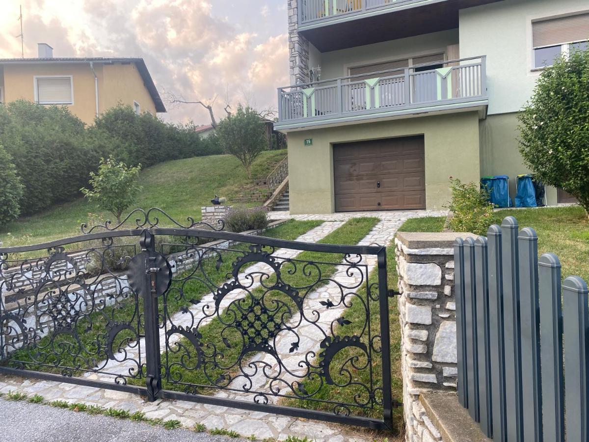 Apartment Mit Parkblick Gratkorn Bagian luar foto