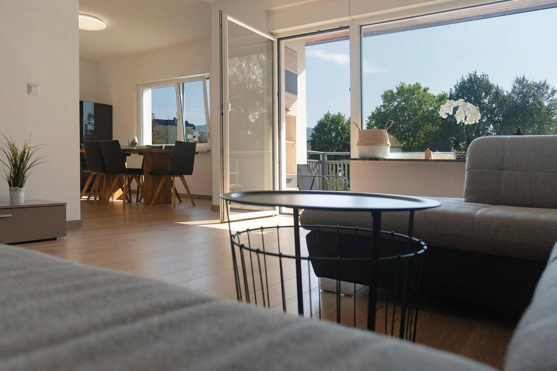 Apartment Mit Parkblick Gratkorn Bagian luar foto